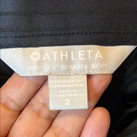 Athleta Black Shorts with 5 pockets, 3 zippered size 2 - Picture 5 of 12